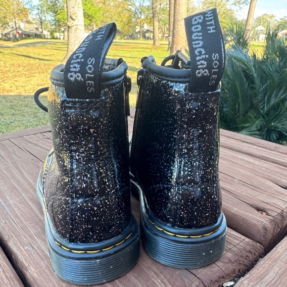 TODDLER 1460 GLITTER LACE UP BOOTS SIZE 9 LIKE NEW CONDITION - Picture 4 of 8